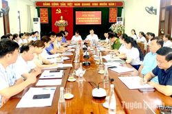 Lãnh đạo Huyện ủy Na Hang đối thoại với cán bộ, hội viên phụ nữ