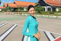 Nghề tiếp viên hàng không: 'Thỏi nam châm' hút người trẻ
