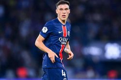PSG chốt giá bán Ugarte cho Man United