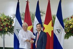 Đoàn đại biểu ĐCS Việt Nam dự lễ kỷ niệm 45 năm ngày Cách mạng Sandino thắng lợi