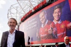 Manchester United thay đổi nhưng có tốt hơn?
