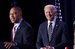Nhà Trắng bác khả năng Tổng thống Biden từ chức 'ngay lập tức'