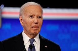 Tổng thống Biden chính thức từ bỏ cuộc đua Nhà Trắng