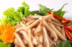 Mẹo luộc tai heo trắng giòn sần sật