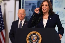 Bà Kamala Harris sẽ 'so găng' với cựu Tổng thống Donlad Trump?