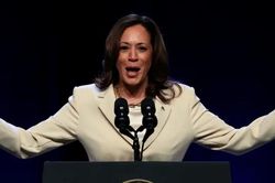 Bầu cử Mỹ 2024: Bà Kamala Harris, ứng viên mới của Đảng Dân chủ là ai?