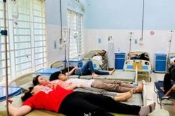 Bình Phước: 63 công nhân nhập viện sau bữa ăn trưa