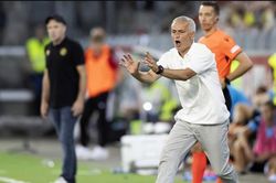 Tái xuất ở châu Âu, HLV Mourinho giành thắng lợi trong trận đấu có 7 bàn thắng