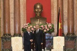 Lãnh đạo nước ta tiếp Đặc phái viên của Thủ tướng Nhật Bản, nguyên Thủ tướng Suga Yoshihide