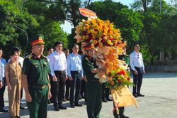 Văn phòng Tỉnh ủy, Ban Tuyên giáo Tỉnh ủy Nghệ An tưởng niệm các anh hùng liệt sĩ