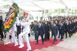 Đoàn đại biểu Bộ Công Thương viếng Tổng Bí thư Nguyễn Phú Trọng