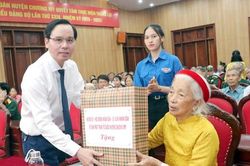 Chương Mỹ tri ân 96 người có công, thân nhân liệt sĩ tiêu biểu