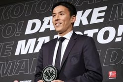 Makoto Hasebe trước cơ hội lịch sử cho một HLV châu Á ở châu Âu