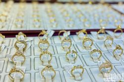 Giá vàng ngày 27/7: Vàng nhẫn tăng, chuyên gia dự báo lạc quan