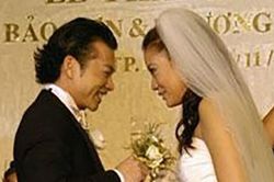 Ảnh hiếm Trương Ngọc Ánh diện váy cưới cách đây gần 20 năm