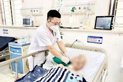 Người đàn ông phải đi cấp cứu chỉ sau bữa nhậu