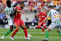 Giao hữu CLB: Liverpool thắng nhọc, Chelsea thua thảm trước 'hung thần' Man City