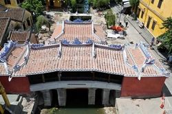 Băn khoăn di tích Chùa Cầu không còn vẻ cổ kính sau trùng tu?