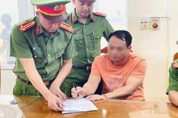 Bắt giam Trưởng phố bán đất nghĩa trang