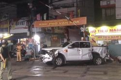 Nguyên nhân tàu hỏa tông xe bán tải khiến 2 người tử vong ở Đồng Nai