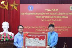 Liên hiệp Công đoàn tỉnh Xiêng Khoảng (Lào) trao đổi kinh nghiệm với Liên đoàn Lao động tỉnh Nghệ An