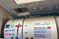 Rô bốt 'Táo bạo' nặng 850 tấn đào hầm ngầm Metro Nhổn - Ga Hà Nội