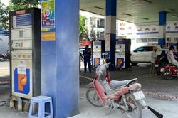 Khánh Hòa: Xác minh thông tin một người đàn ông đốt cây xăng ở Nha Trang