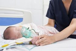 Hàng trăm trẻ nhập viện vì bệnh ho gà