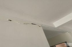 Nhiều nhà dân, cơ quan ở Quảng Ngãi xuất hiện vết nứt, hư hỏng do động đất