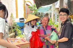 Nam sinh Kon Tum đam mê nghiên cứu khoa học và các hoạt động thiện nguyện