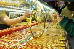 Vàng thế giới 31/7: 74,7 triệu đồng/lượng với kỳ vọng giảm lãi suất