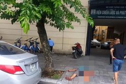 Bắt giữ kẻ chém gục người đàn ông trên phố Hà Nội