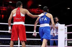 VĐV boxing bị kỷ luật vì giới tính khiến đối thủ xin thua chỉ sau 46 giây tại Olympic 2024