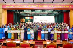 Tôn vinh 31 tập thể, 35 cá nhân phụ nữ điển hình tiên tiến trong phong trào toàn dân bảo vệ ANTQ