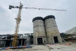 Tai nạn lao động tại nhà máy nghiền xỉ thải làm 2 người chết, 4 người bị thương