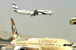Nhiều hãng hàng không hủy chuyến bay đến Israel