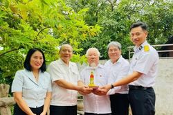 Giữ biển trời quê hương