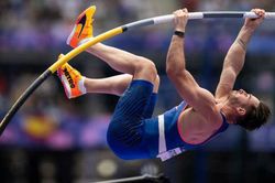 VĐV nhảy sào của chủ nhà Pháp thất bại ở Olympic 2024 vì lý do không thể tin nổi