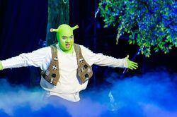 Khi 'gã chằn tinh' Shrek nói tiếng Việt