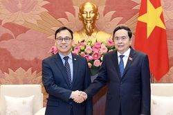 Chủ tịch Quốc hội Trần Thanh Mẫn tiếp Đại sứ Hàn Quốc