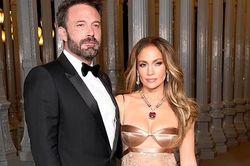 Jennifer Lopez 'giận dữ' và 'bẽ bàng' trong bối cảnh sắp ly hôn với Ben Affleck