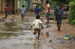 Khoảng 140 người bị thương vong do mưa lớn và lũ lụt ở Sudan