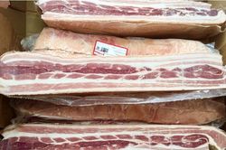 Việt Nam chi hơn 60 triệu USD nhập thịt lợn, giá bán chỉ hơn 55.000 đồng/kg