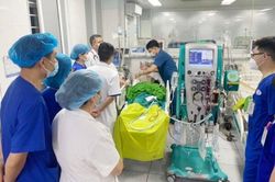 Kiểm tra bể chứa ngâm thực phẩm, 2 người bất tỉnh do ngộ độc khí