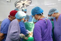 Phẫu thuật ghép khí quản thành công cho người bệnh