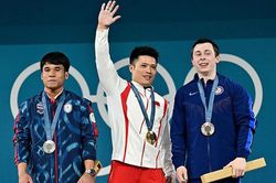 Thái Lan giành HCB nội dung Trịnh Văn Vinh bị loại khi 'siêu nhân' Trung Quốc áp đảo tuyệt đối tại Olympic