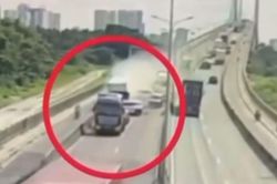 Khoảnh khắc xe tải tông liên hoàn 7 ôtô ở cầu Phú Mỹ