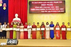 24 trường học ở huyện Trạm Tấu được công nhận 'Trường học hạnh phúc'