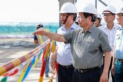 Thủ tướng kiểm tra, đốc thúc hoàn thành nhà ga T3 Tân Sơn Nhất vào 30/4/2025