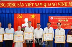 Trao 11 Kỷ niệm chương 'Vì nạn nhân chất độc da cam'